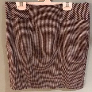 Size 2 pencil skirt from The Loft NEVER WORN!